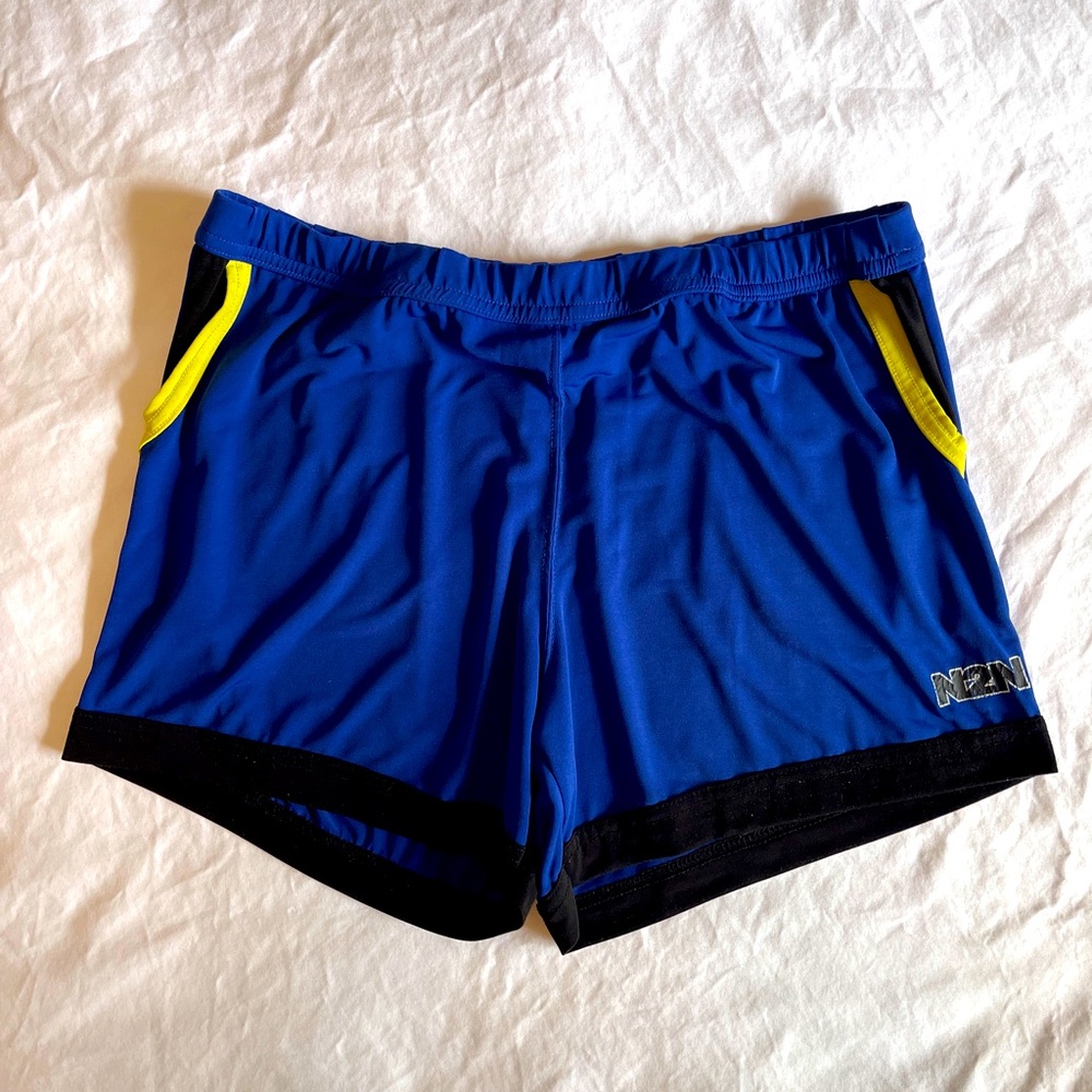 Men’s N2N workout shorts Size M